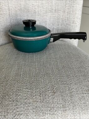 Club aluminum vintage sauce pan 6.6”dark teal blue with lid